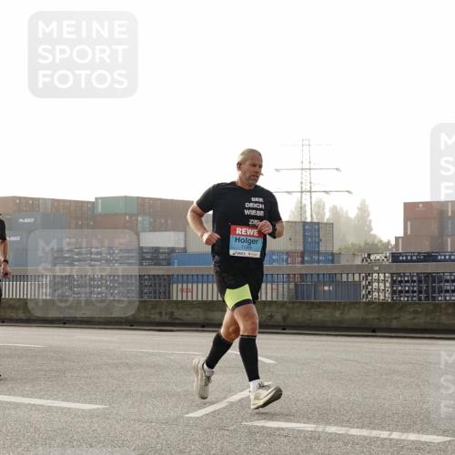03.10.2026 - Köhlbrandbrückenlauf Michael Burmester http://msf.ph/oto/10770613 03.10.2026 09:14:29 Position 3 1589 meine-sportfotos.de
