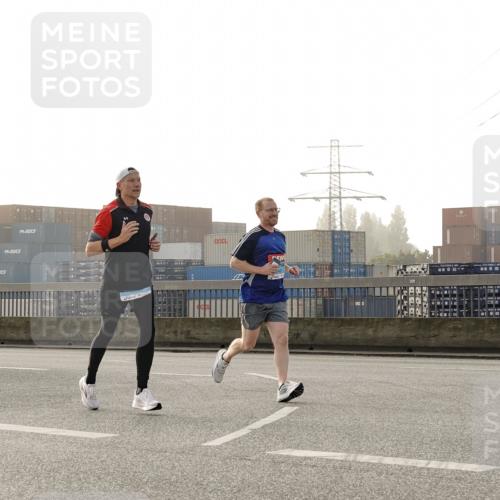 03.10.2026 - Köhlbrandbrückenlauf Michael Burmester http://msf.ph/oto/10770623 03.10.2026 09:14:31 Position 3 1313 meine-sportfotos.de