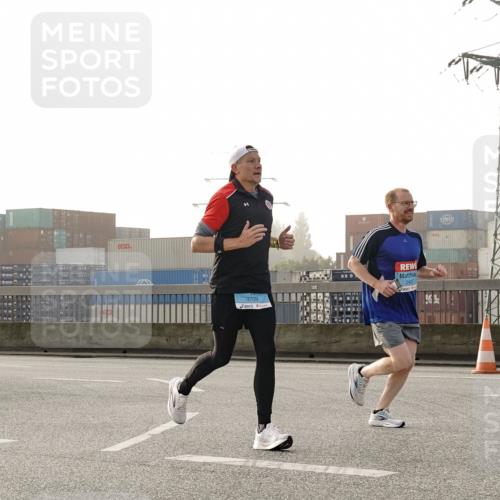 03.10.2026 - Köhlbrandbrückenlauf Michael Burmester http://msf.ph/oto/10770631 03.10.2026 09:14:32 Position 3 19, 2427, 3709 meine-sportfotos.de