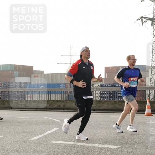 03.10.2026 - Köhlbrandbrückenlauf Michael Burmester http://msf.ph/oto/10770633 03.10.2026 09:14:32 Position 3 9, 2427 meine-sportfotos.de