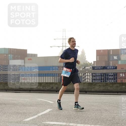 03.10.2026 - Köhlbrandbrückenlauf Michael Burmester http://msf.ph/oto/10770638 03.10.2026 09:14:34 Position 3 1833, 3089 meine-sportfotos.de
