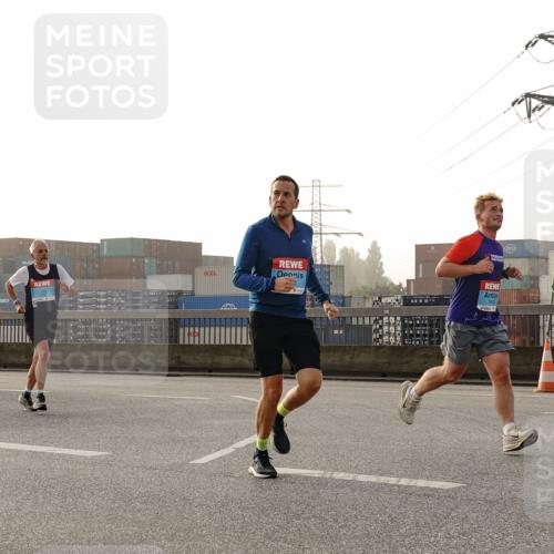 03.10.2026 - Köhlbrandbrückenlauf Michael Burmester http://msf.ph/oto/10770649 03.10.2026 09:14:35 Position 3  meine-sportfotos.de