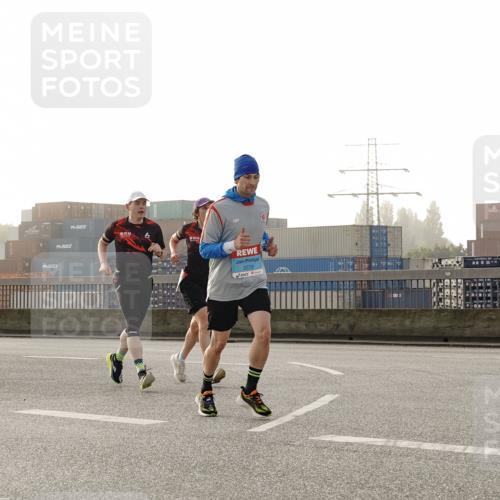 03.10.2026 - Köhlbrandbrückenlauf Michael Burmester http://msf.ph/oto/10770656 03.10.2026 09:14:37 Position 3 2279, 5, 157 meine-sportfotos.de