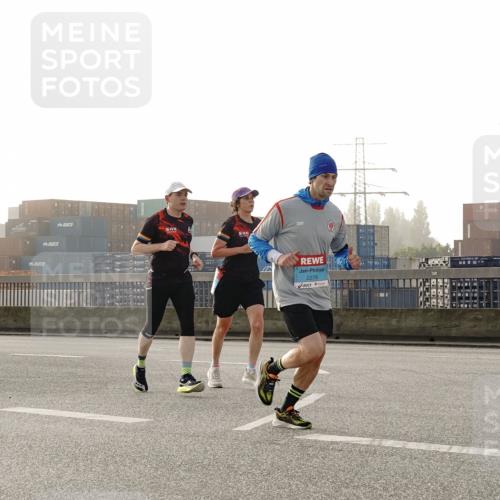 03.10.2026 - Köhlbrandbrückenlauf Michael Burmester http://msf.ph/oto/10770662 03.10.2026 09:14:38 Position 3 2279 meine-sportfotos.de