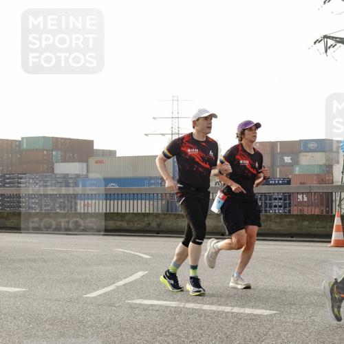 03.10.2026 - Köhlbrandbrückenlauf Michael Burmester http://msf.ph/oto/10770672 03.10.2026 09:14:39 Position 3 5, 2279 meine-sportfotos.de