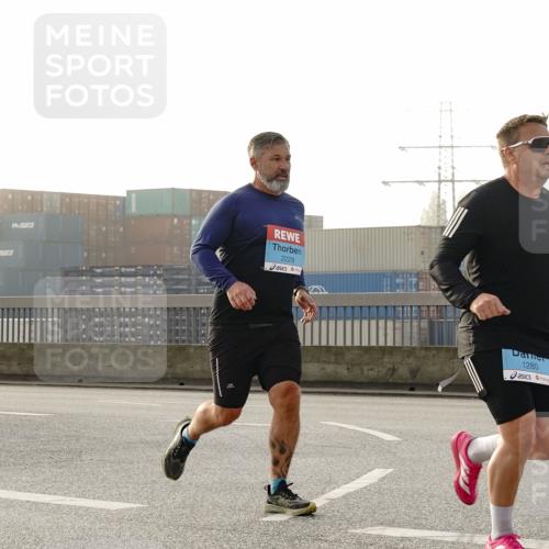 03.10.2026 - Köhlbrandbrückenlauf Michael Burmester http://msf.ph/oto/10770684 03.10.2026 09:14:41 Position 3 2229, 1280 meine-sportfotos.de