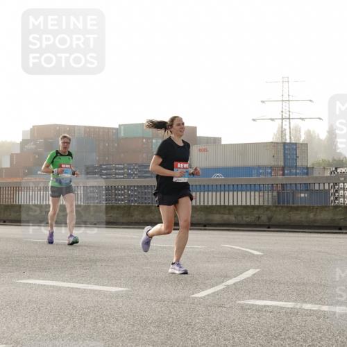 03.10.2026 - Köhlbrandbrückenlauf Michael Burmester http://msf.ph/oto/10770690 03.10.2026 09:14:43 Position 3  meine-sportfotos.de