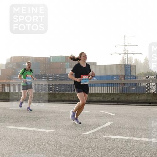 03.10.2026 - Köhlbrandbrückenlauf Michael Burmester http://msf.ph/oto/10770691 03.10.2026 09:14:43 Position 3 2217 meine-sportfotos.de
