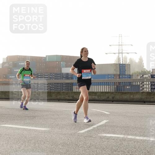 03.10.2026 - Köhlbrandbrückenlauf Michael Burmester http://msf.ph/oto/10770693 03.10.2026 09:14:43 Position 3 2390 meine-sportfotos.de