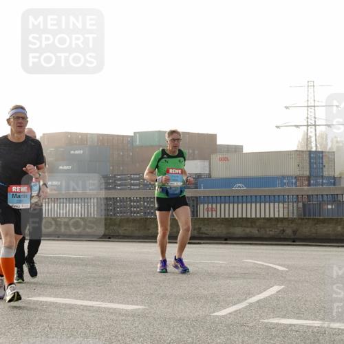 03.10.2026 - Köhlbrandbrückenlauf Michael Burmester http://msf.ph/oto/10770699 03.10.2026 09:14:45 Position 3 2201, 19, 19, 3900 meine-sportfotos.de