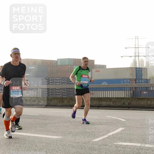 03.10.2026 - Köhlbrandbrückenlauf Michael Burmester http://msf.ph/oto/10770703 03.10.2026 09:14:45 Position 3 2201, 3900, 1495 meine-sportfotos.de