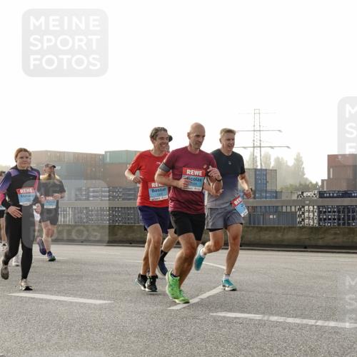 03.10.2026 - Köhlbrandbrückenlauf Michael Burmester http://msf.ph/oto/10770725 03.10.2026 09:14:48 Position 3 2122, 2297 meine-sportfotos.de