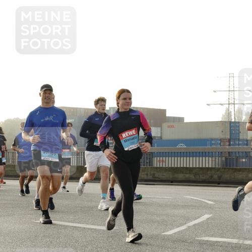 03.10.2026 - Köhlbrandbrückenlauf Michael Burmester http://msf.ph/oto/10770729 03.10.2026 09:14:48 Position 3 2297, 1572 meine-sportfotos.de