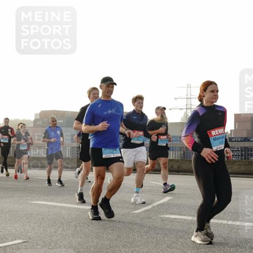 03.10.2026 - Köhlbrandbrückenlauf Michael Burmester http://msf.ph/oto/10770734 03.10.2026 09:14:49 Position 3 1745, 2297 meine-sportfotos.de