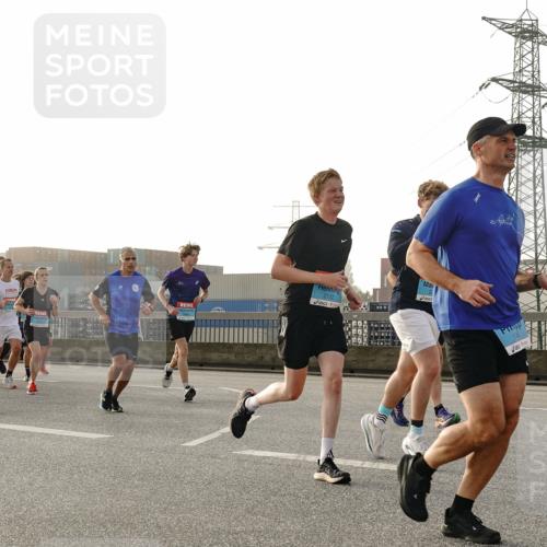 03.10.2026 - Köhlbrandbrückenlauf Michael Burmester http://msf.ph/oto/10770741 03.10.2026 09:14:50 Position 3 2122 meine-sportfotos.de