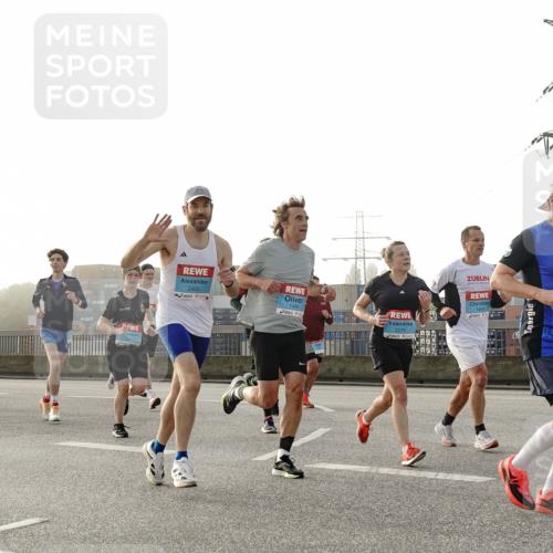 03.10.2026 - Köhlbrandbrückenlauf Michael Burmester http://msf.ph/oto/10770759 03.10.2026 09:14:52 Position 3 2400, 1476, 2274, 1834 meine-sportfotos.de