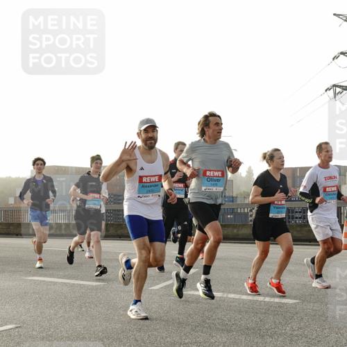 03.10.2026 - Köhlbrandbrückenlauf Michael Burmester http://msf.ph/oto/10770763 03.10.2026 09:14:53 Position 3 2400, 1476, 2185, 1475, 2274, 183 meine-sportfotos.de