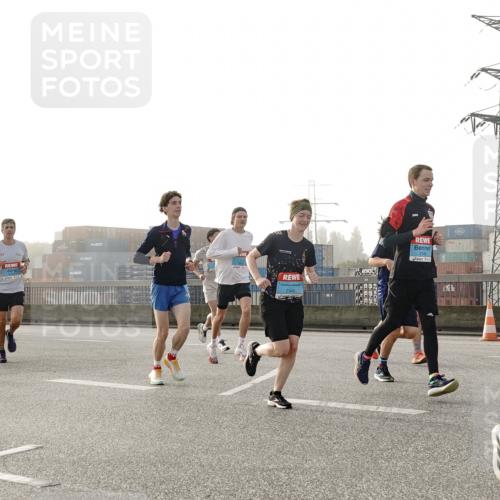 03.10.2026 - Köhlbrandbrückenlauf Michael Burmester http://msf.ph/oto/10770769 03.10.2026 09:14:54 Position 3 2345 meine-sportfotos.de