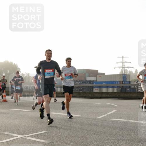 03.10.2026 - Köhlbrandbrückenlauf Michael Burmester http://msf.ph/oto/10770774 03.10.2026 09:14:55 Position 3 1055, 361 meine-sportfotos.de