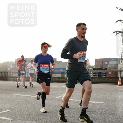 03.10.2026 - Köhlbrandbrückenlauf Michael Burmester http://msf.ph/oto/10770781 03.10.2026 09:14:56 Position 3 1084, 1055 meine-sportfotos.de