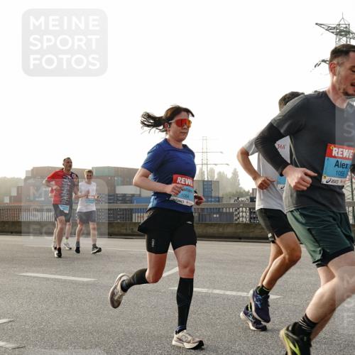 03.10.2026 - Köhlbrandbrückenlauf Michael Burmester http://msf.ph/oto/10770787 03.10.2026 09:14:56 Position 3 1084, 361, 1055 meine-sportfotos.de