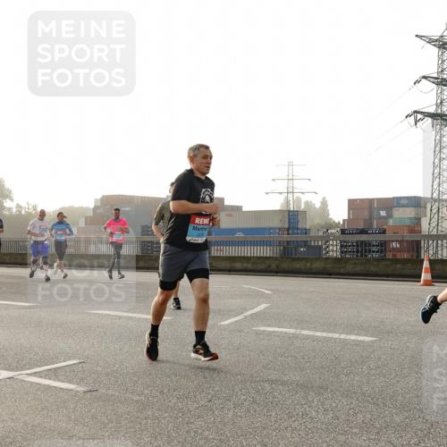 03.10.2026 - Köhlbrandbrückenlauf Michael Burmester http://msf.ph/oto/10770804 03.10.2026 09:14:59 Position 3  meine-sportfotos.de