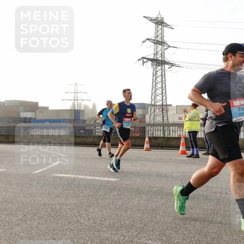 03.10.2026 - Köhlbrandbrückenlauf Michael Burmester http://msf.ph/oto/10770841 03.10.2026 09:15:04 Position 3 3, 2227 meine-sportfotos.de