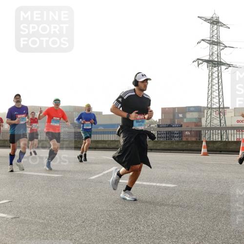 03.10.2026 - Köhlbrandbrückenlauf Michael Burmester http://msf.ph/oto/10770850 03.10.2026 09:15:05 Position 3 2226 meine-sportfotos.de