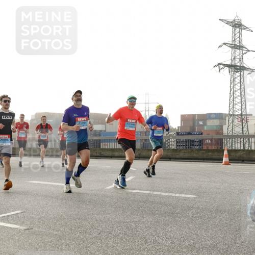 03.10.2026 - Köhlbrandbrückenlauf Michael Burmester http://msf.ph/oto/10770854 03.10.2026 09:15:06 Position 3 222 meine-sportfotos.de