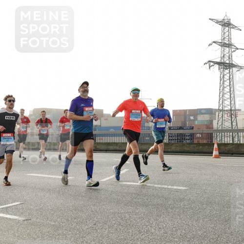 03.10.2026 - Köhlbrandbrückenlauf Michael Burmester http://msf.ph/oto/10770855 03.10.2026 09:15:06 Position 3 12302 meine-sportfotos.de