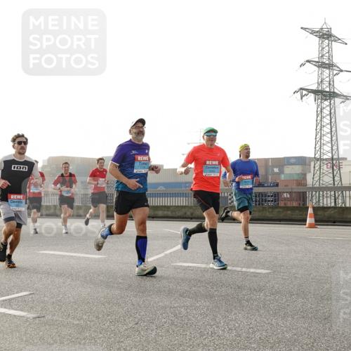 03.10.2026 - Köhlbrandbrückenlauf Michael Burmester http://msf.ph/oto/10770857 03.10.2026 09:15:06 Position 3 1911, 2302 meine-sportfotos.de