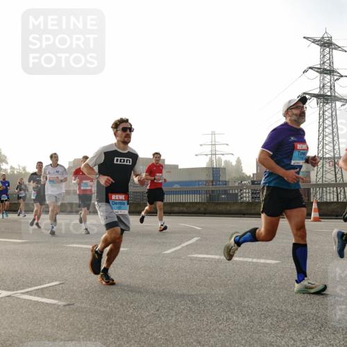 03.10.2026 - Köhlbrandbrückenlauf Michael Burmester http://msf.ph/oto/10770861 03.10.2026 09:15:07 Position 3 1911, 2905, 2302 meine-sportfotos.de