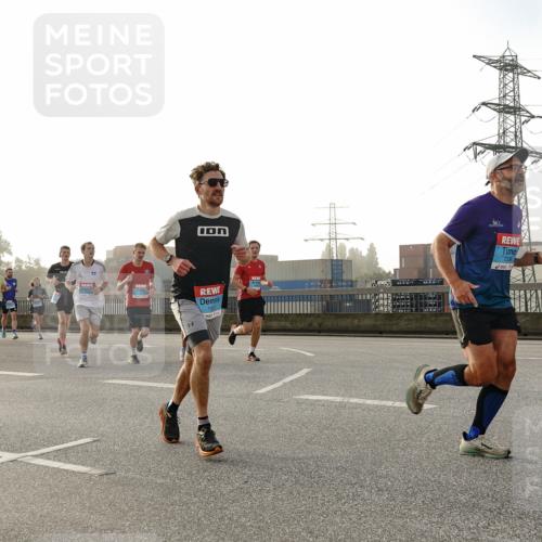 03.10.2026 - Köhlbrandbrückenlauf Michael Burmester http://msf.ph/oto/10770863 03.10.2026 09:15:07 Position 3 2338 meine-sportfotos.de