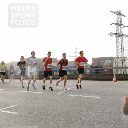 03.10.2026 - Köhlbrandbrückenlauf Michael Burmester http://msf.ph/oto/10770867 03.10.2026 09:15:08 Position 3  meine-sportfotos.de