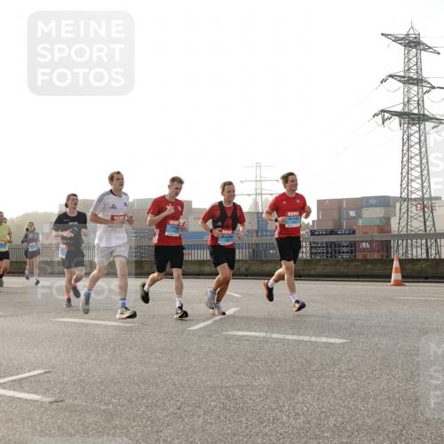 03.10.2026 - Köhlbrandbrückenlauf Michael Burmester http://msf.ph/oto/10770868 03.10.2026 09:15:08 Position 3  meine-sportfotos.de