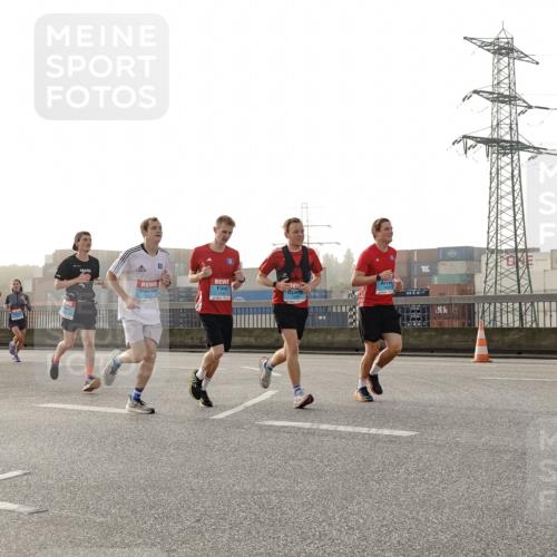 03.10.2026 - Köhlbrandbrückenlauf Michael Burmester http://msf.ph/oto/10770873 03.10.2026 09:15:08 Position 3  meine-sportfotos.de