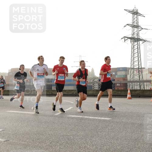 03.10.2026 - Köhlbrandbrückenlauf Michael Burmester http://msf.ph/oto/10770875 03.10.2026 09:15:08 Position 3 1640 meine-sportfotos.de