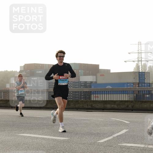 03.10.2026 - Köhlbrandbrückenlauf Michael Burmester http://msf.ph/oto/10770903 03.10.2026 09:15:14 Position 3 1127 meine-sportfotos.de