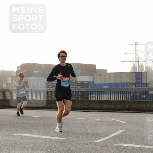 03.10.2026 - Köhlbrandbrückenlauf Michael Burmester http://msf.ph/oto/10770905 03.10.2026 09:15:14 Position 3 19, 1127 meine-sportfotos.de