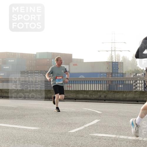 03.10.2026 - Köhlbrandbrückenlauf Michael Burmester http://msf.ph/oto/10770914 03.10.2026 09:15:16 Position 3 1080, 1127 meine-sportfotos.de