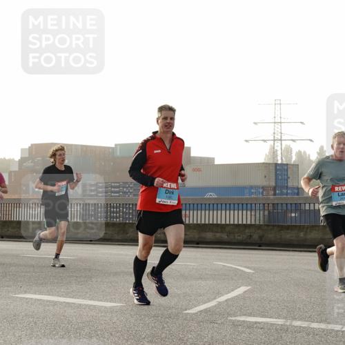 03.10.2026 - Köhlbrandbrückenlauf Michael Burmester http://msf.ph/oto/10770924 03.10.2026 09:15:17 Position 3 1080, 2617 meine-sportfotos.de