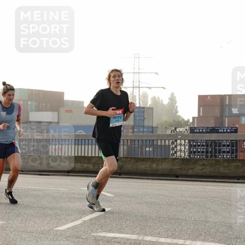 03.10.2026 - Köhlbrandbrückenlauf Michael Burmester http://msf.ph/oto/10770930 03.10.2026 09:15:19 Position 3 1722, 1695 meine-sportfotos.de