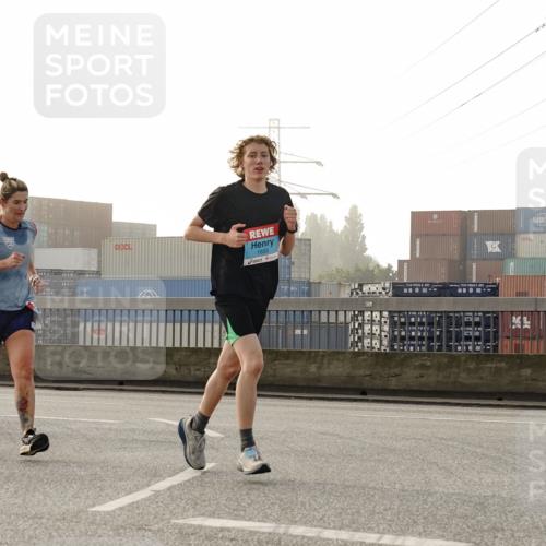 03.10.2026 - Köhlbrandbrückenlauf Michael Burmester http://msf.ph/oto/10770931 03.10.2026 09:15:19 Position 3 1695 meine-sportfotos.de