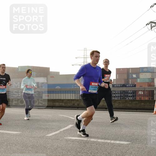 03.10.2026 - Köhlbrandbrückenlauf Michael Burmester http://msf.ph/oto/10770956 03.10.2026 09:15:22 Position 3 2306 meine-sportfotos.de