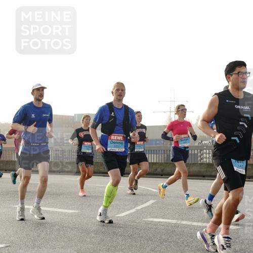 03.10.2026 - Köhlbrandbrückenlauf Michael Burmester http://msf.ph/oto/10770967 03.10.2026 09:15:25 Position 3 2257, 1780, 141 meine-sportfotos.de