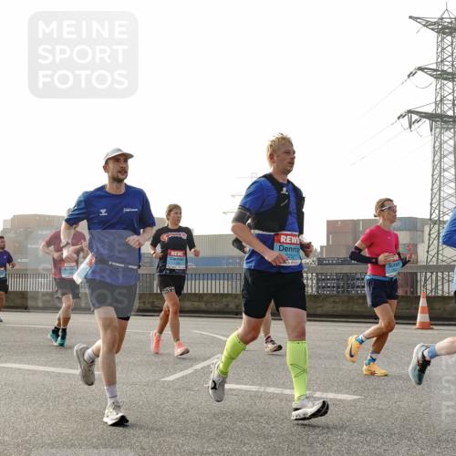 03.10.2026 - Köhlbrandbrückenlauf Michael Burmester http://msf.ph/oto/10770975 03.10.2026 09:15:25 Position 3 2257, 1770 meine-sportfotos.de