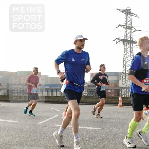 03.10.2026 - Köhlbrandbrückenlauf Michael Burmester http://msf.ph/oto/10770979 03.10.2026 09:15:26 Position 3  meine-sportfotos.de