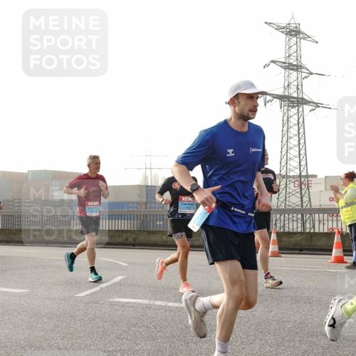 03.10.2026 - Köhlbrandbrückenlauf Michael Burmester http://msf.ph/oto/10770983 03.10.2026 09:15:26 Position 3 1, 225 meine-sportfotos.de