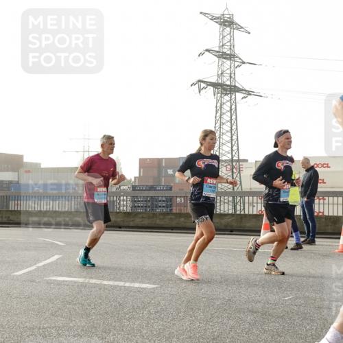 03.10.2026 - Köhlbrandbrückenlauf Michael Burmester http://msf.ph/oto/10770985 03.10.2026 09:15:27 Position 3  meine-sportfotos.de