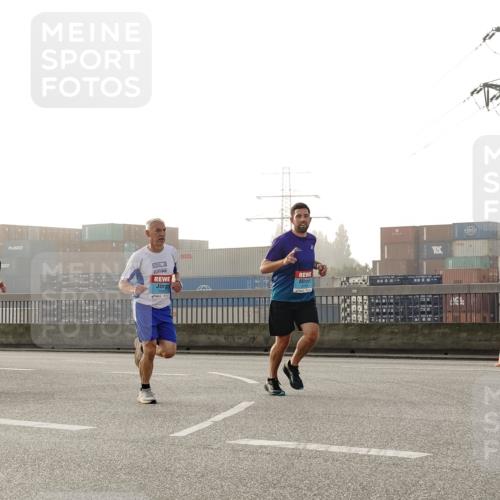 03.10.2026 - Köhlbrandbrückenlauf Michael Burmester http://msf.ph/oto/10770995 03.10.2026 09:15:28 Position 3  meine-sportfotos.de